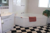 Beachstreet Bathroom with spa